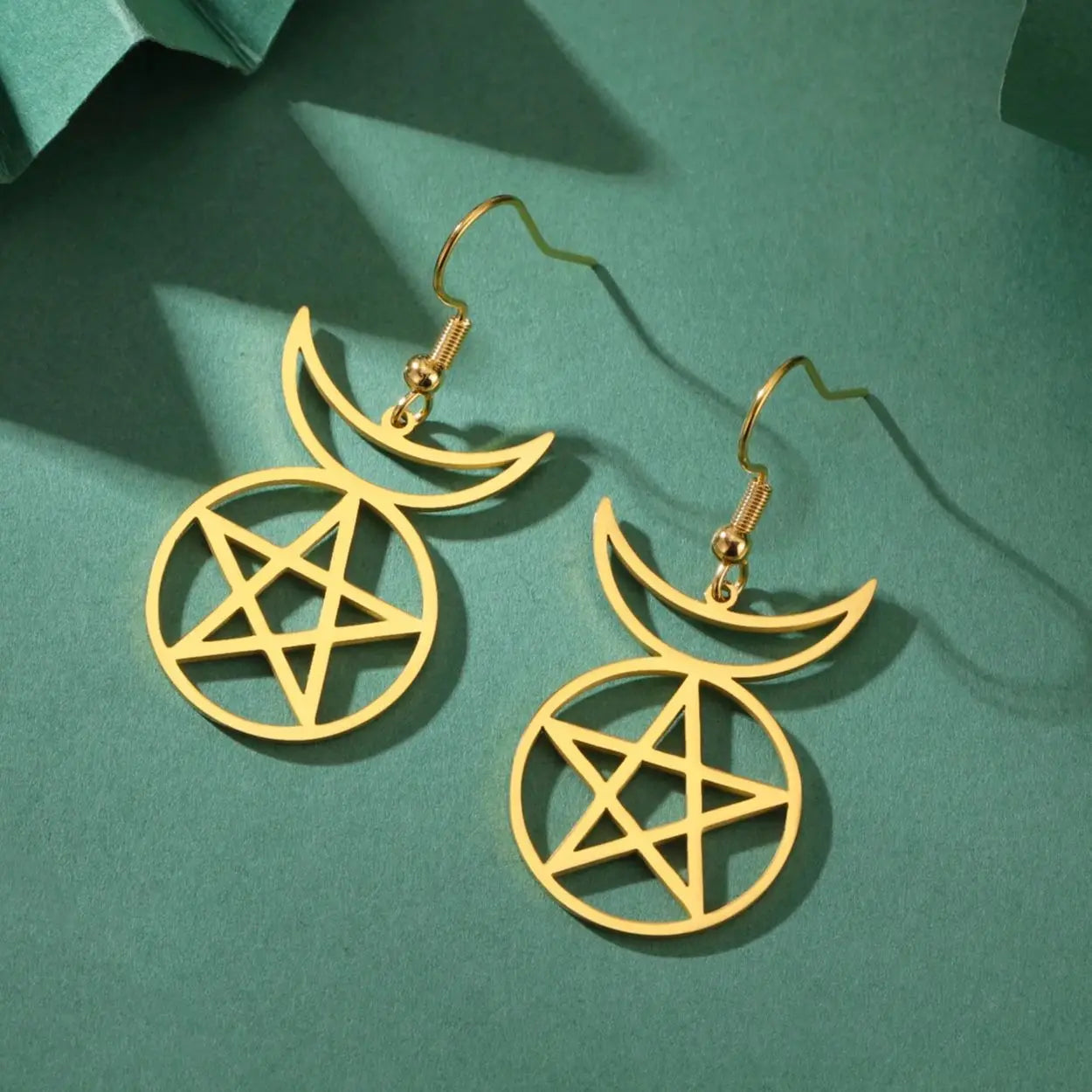 Brinco Lua Crescente com Pentagrama