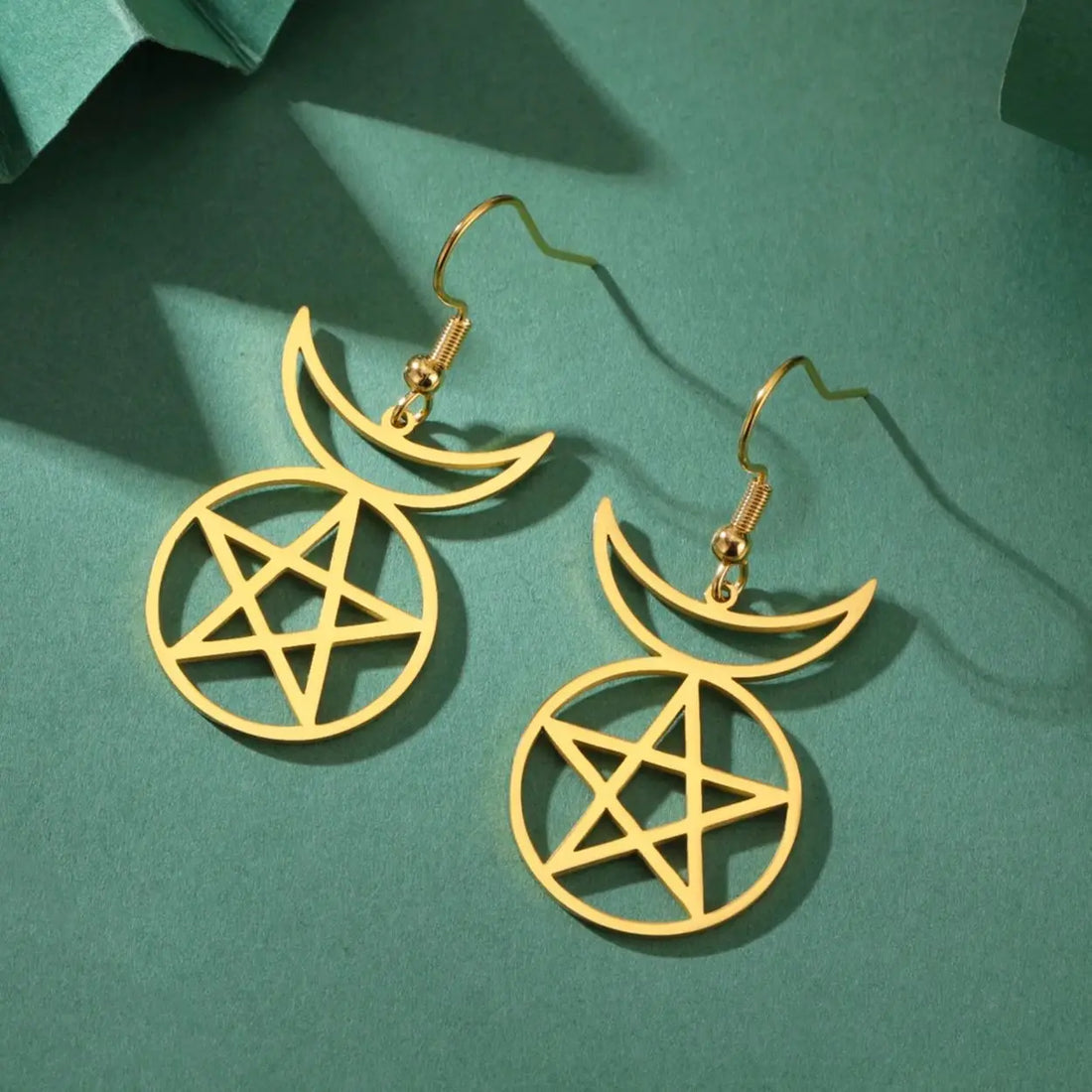 Brinco Lua Crescente com Pentagrama