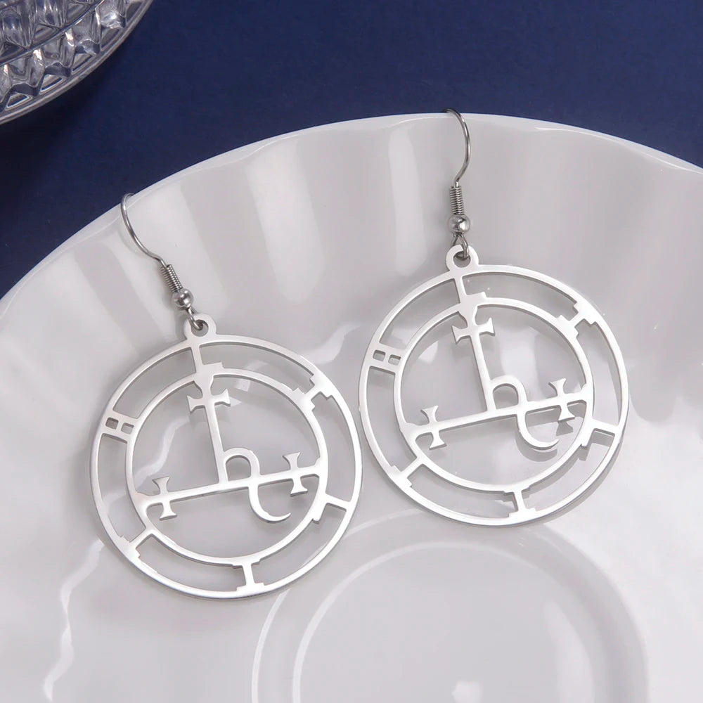 Argolas com Pentagrama, Roda de Hécate e Sigilo de Lilith – Joias Místicas em Aço Inoxidável