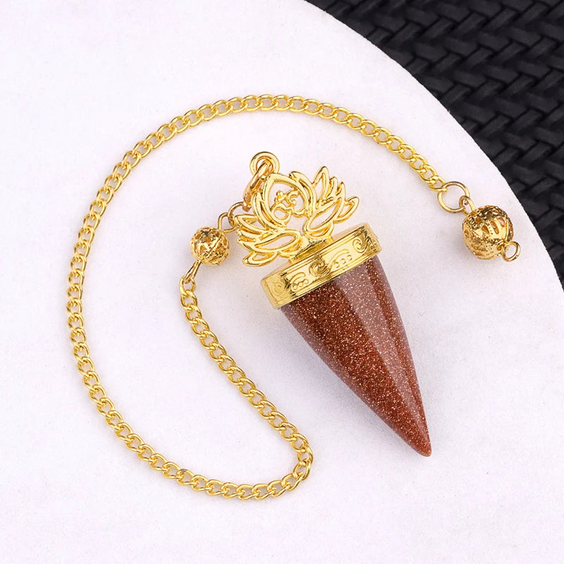 Pêndulo Cone de Lótus Dourado em Pedra Natural – 20x49mm  Joia mística para proteção, equilíbrio e criação de acessórios