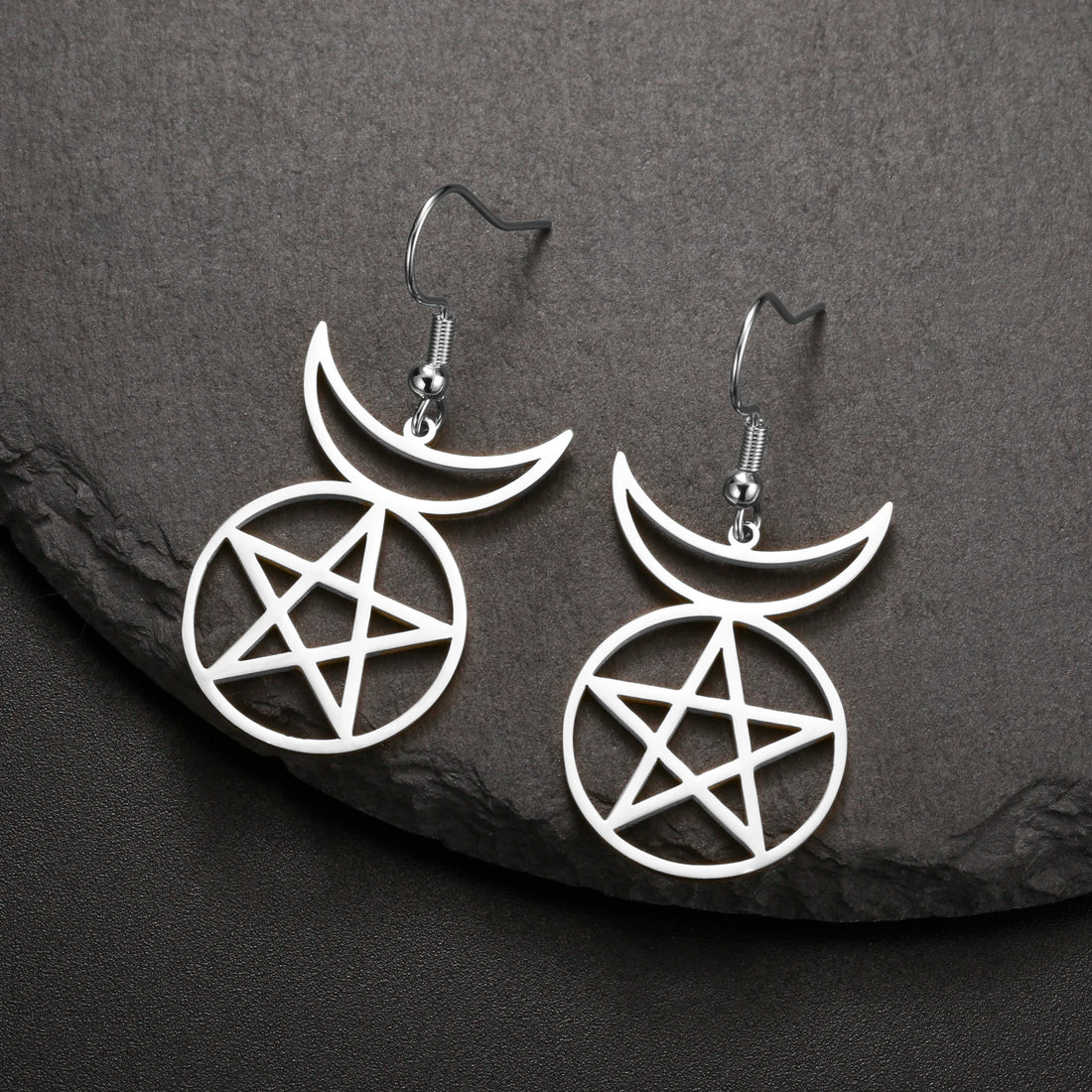 Brinco Lua Crescente com Pentagrama