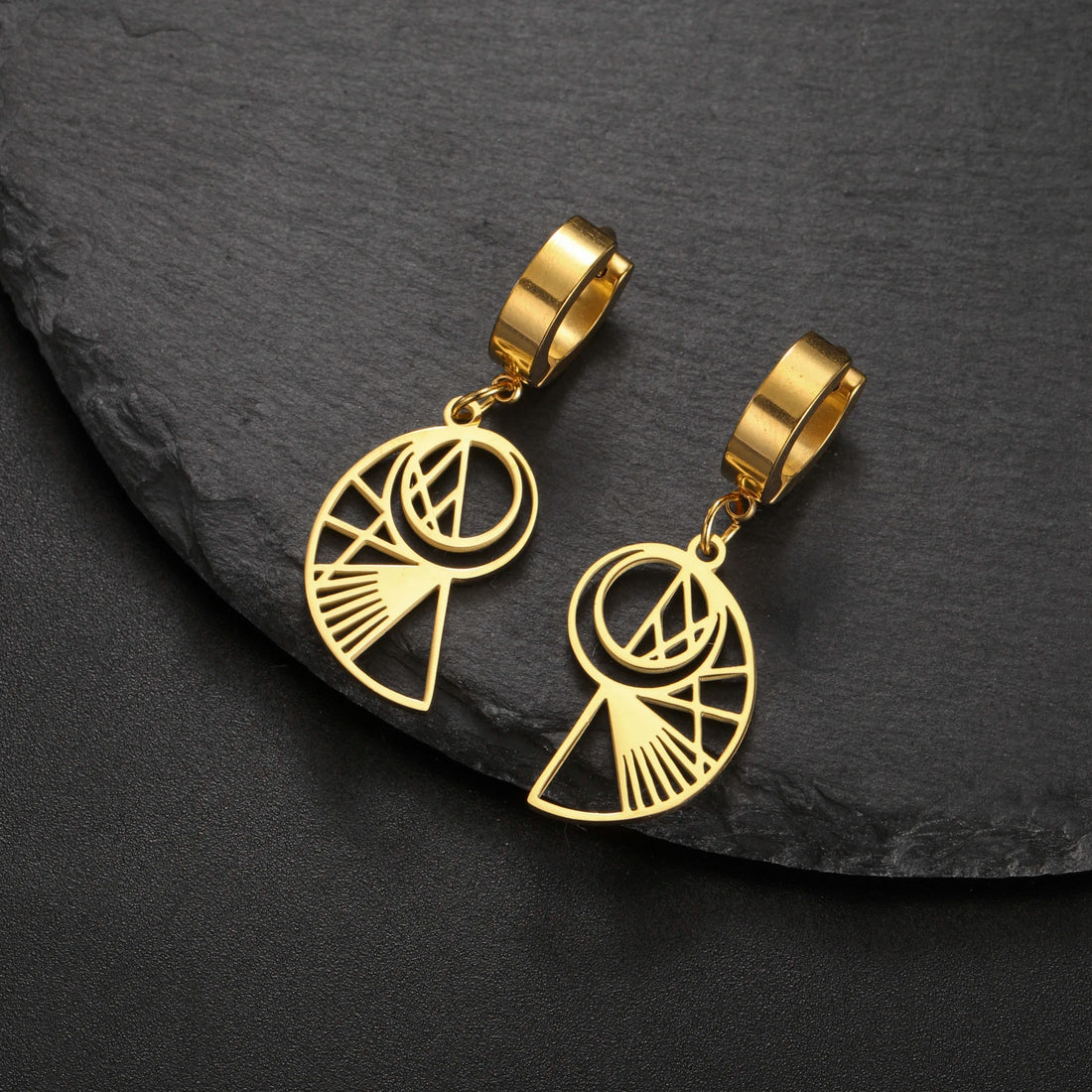 Brinco Espiral Geométrico Minimalista Feminino – Jóia Moderna em Aço Inoxidável Dourado/Prateado | Design Oco Elegante para Presente