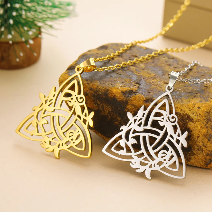 Colar Nó Celta Triquetra em Aço Inoxidável – Amuleto da Sorte Irlandês para Casais | Presente de Ano Novo, Aniversário, Vintage