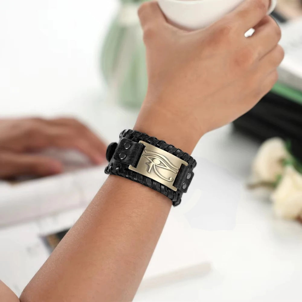 Pulseira Viking em Couro – Força, Proteção e Espírito Guerreiro